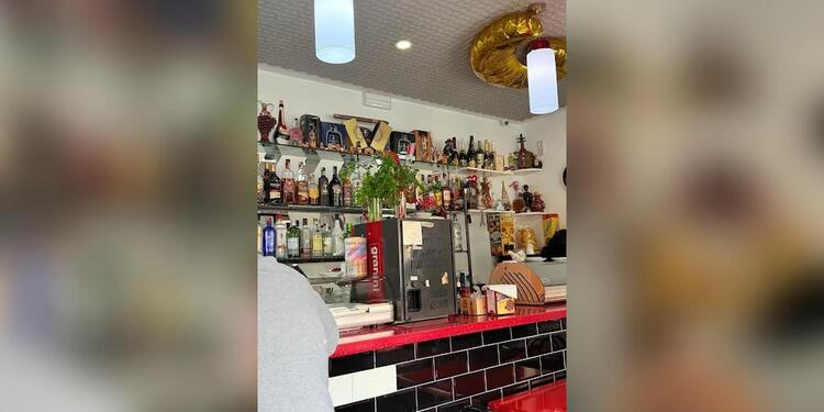 Bar Cafetería Napoletano, bar