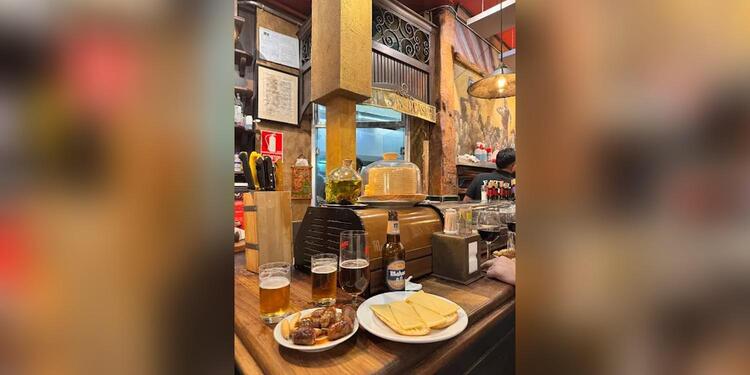 Fatigas del querer, restaurant