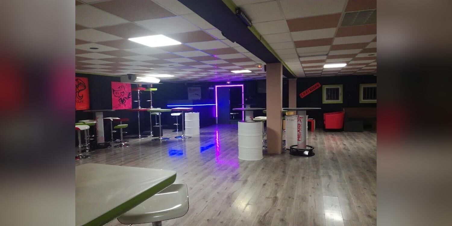 L'Entrepot Complexe, bar