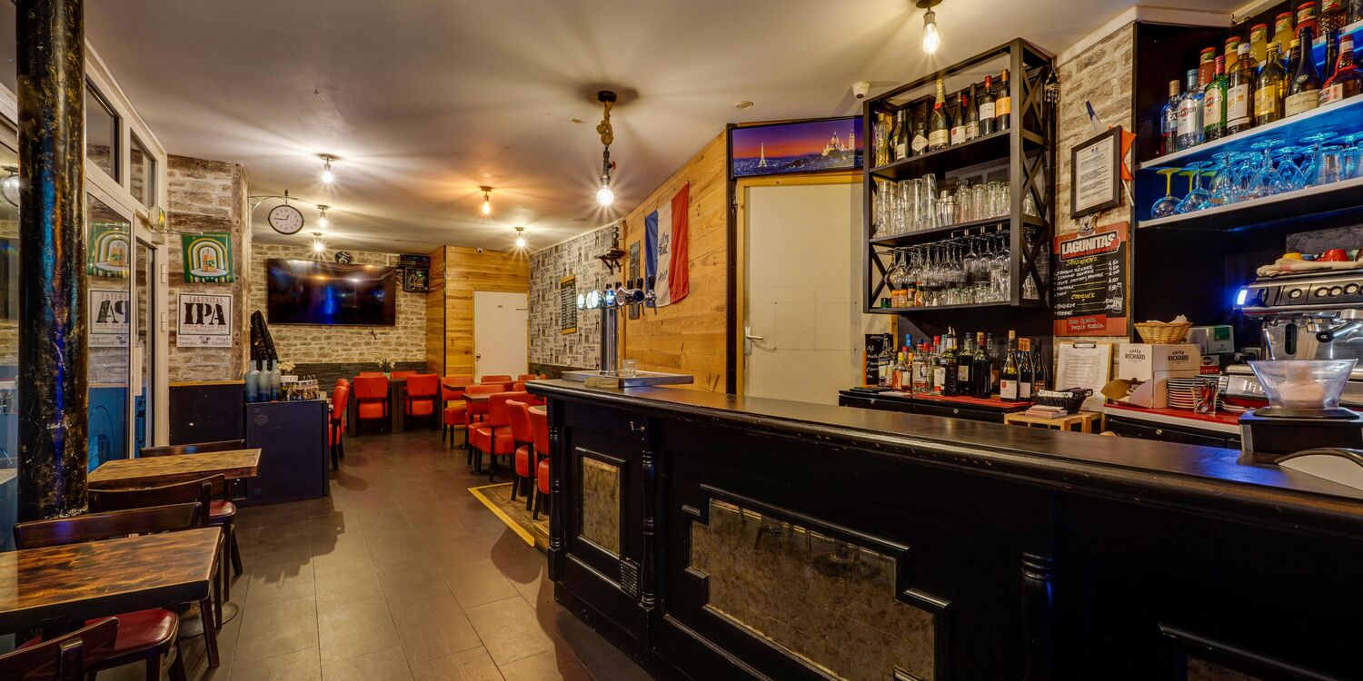 L'imprévu Brasserie Café, bar