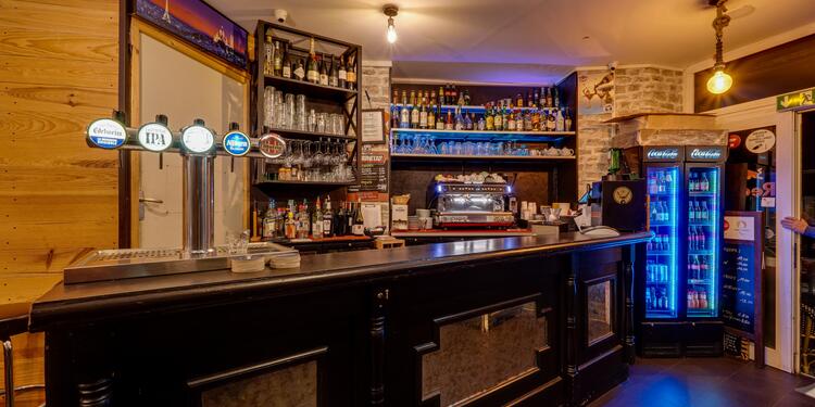 L'imprévu Brasserie Café, bar