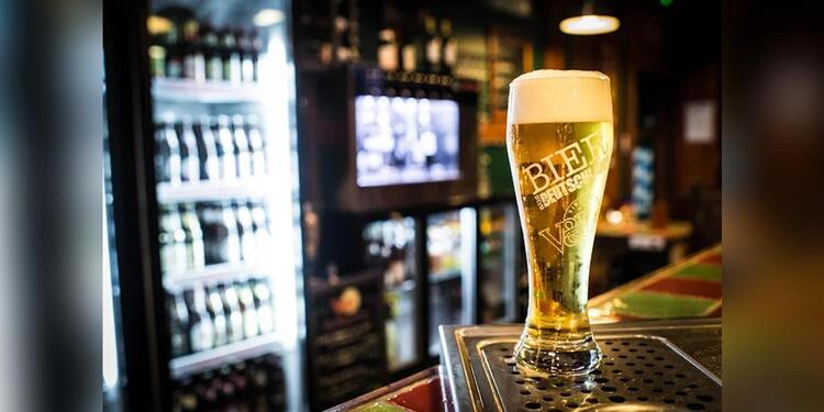 V and B Amiens Les Halles, bar