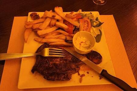 LA TABLE RONDE - Restaurant et Hotel, Restaurant Saint-Denis Centre-ville #0