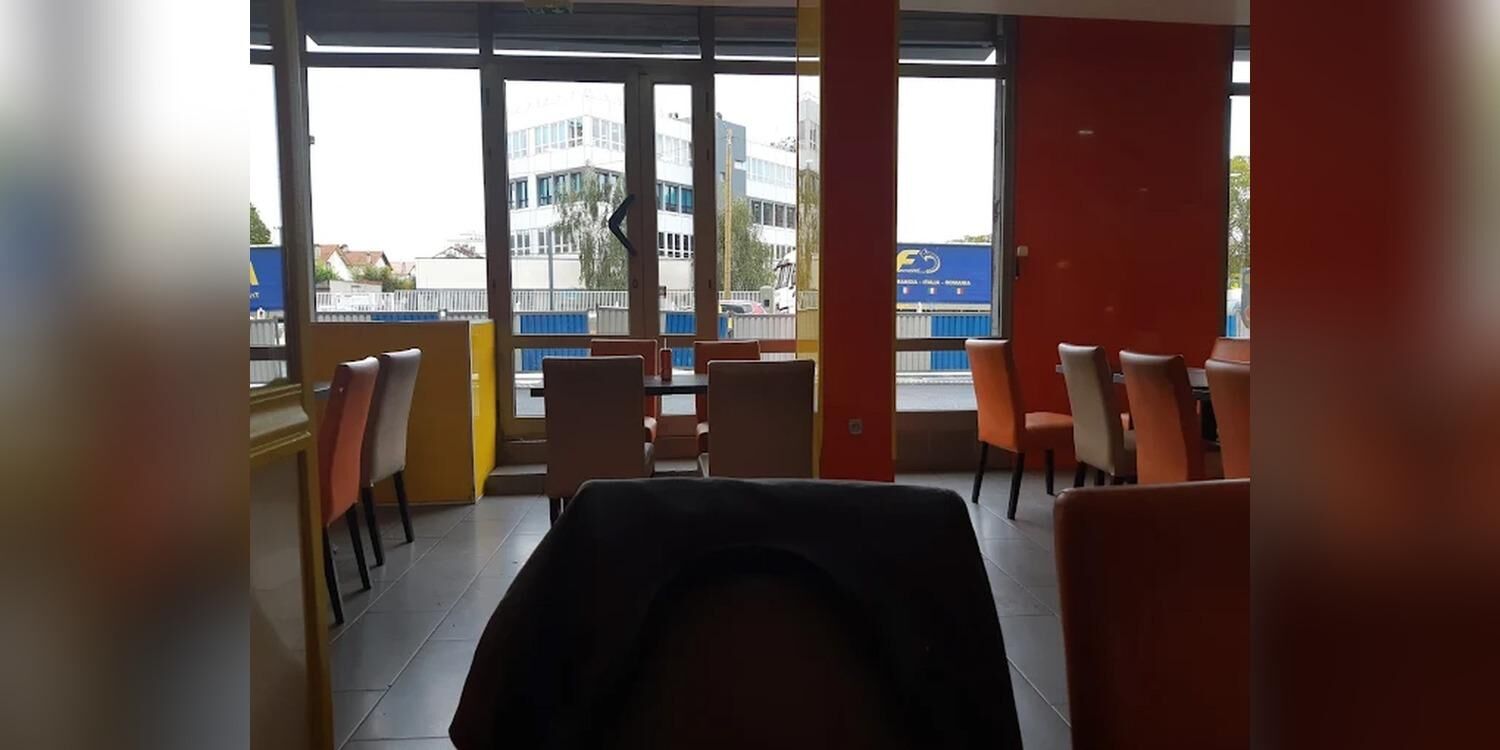 Mak Chicken, restaurant