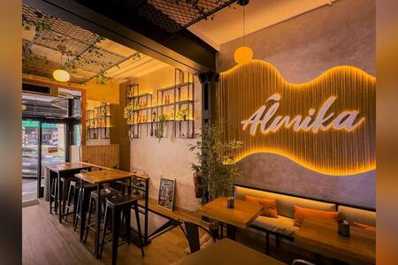 Álmika, Bar Madrid Chamberí #0