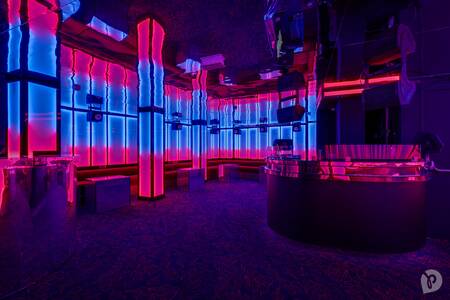 Kúkú (privatisation totale), Salle de location Paris Madeleine #0