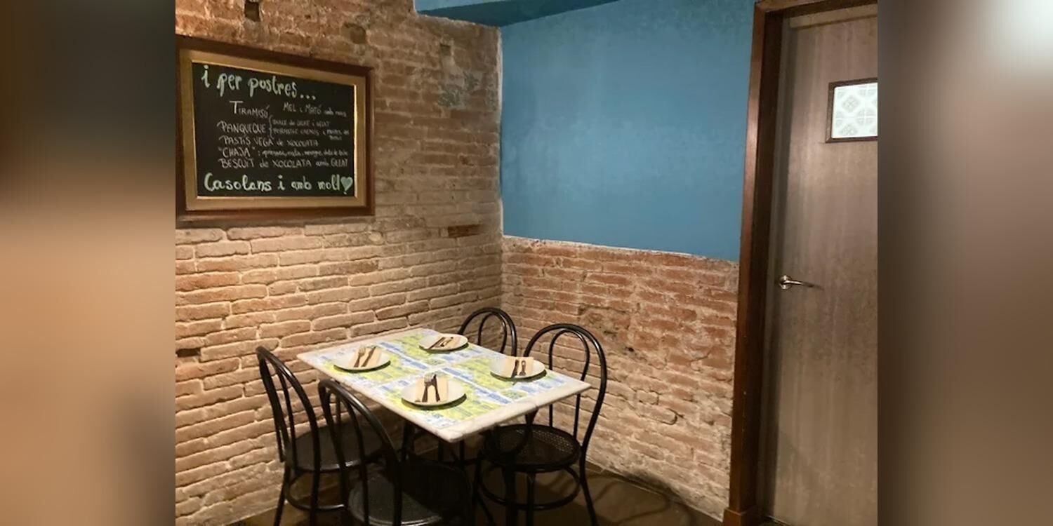 Mucho cielo y mucho mar, bar