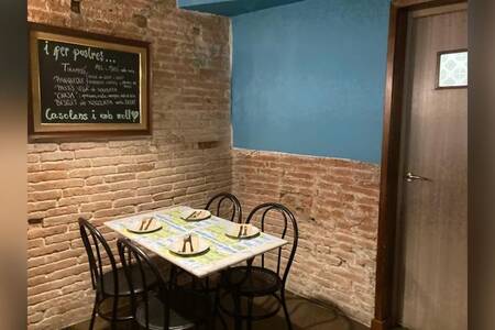 Mucho cielo y mucho mar, Bar Barcelona Sants-Montjuïc #0