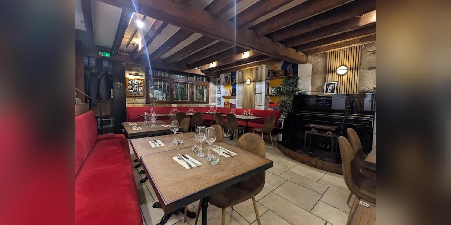 Au Port du Salut, restaurant