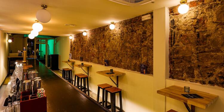 Juanitos Barcelona, bar