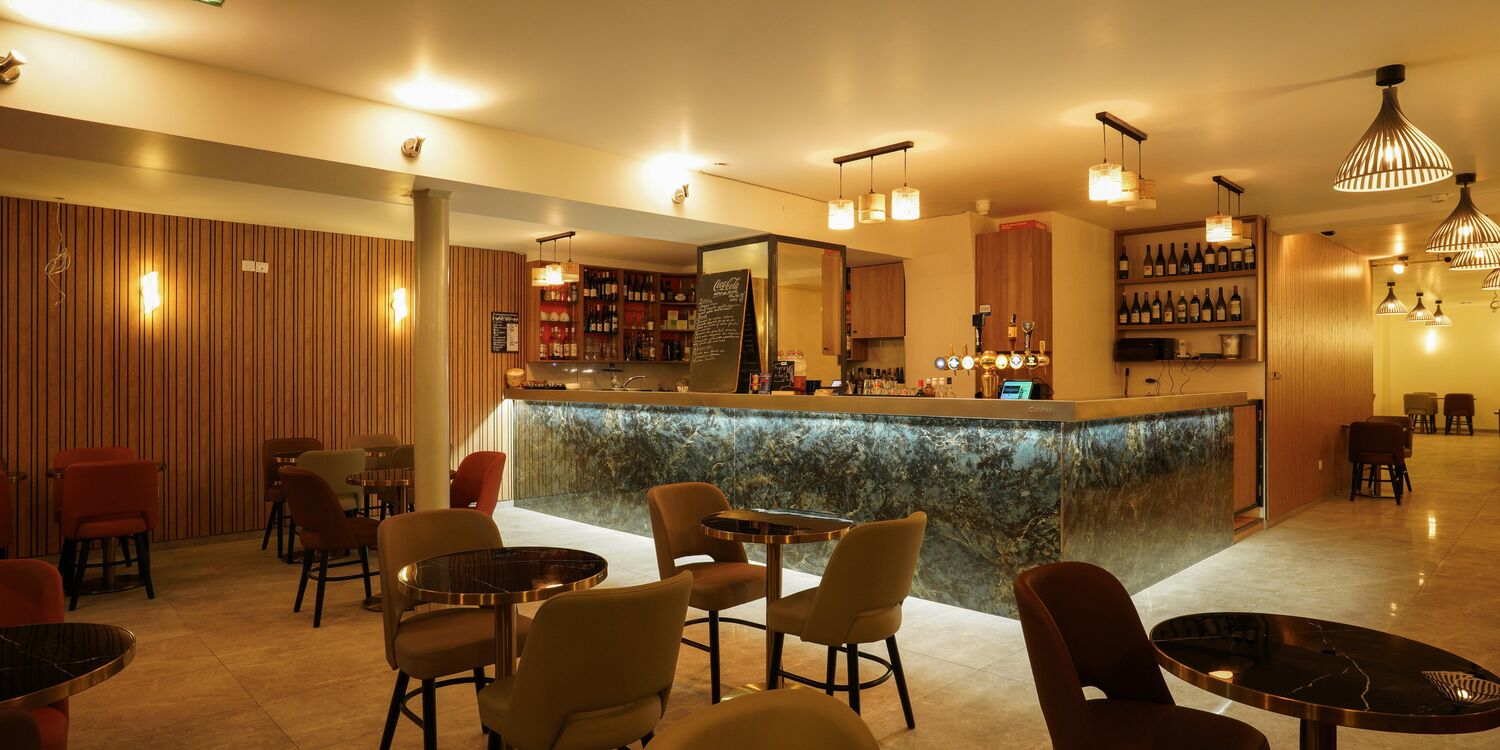 Le petit bonheur, bar