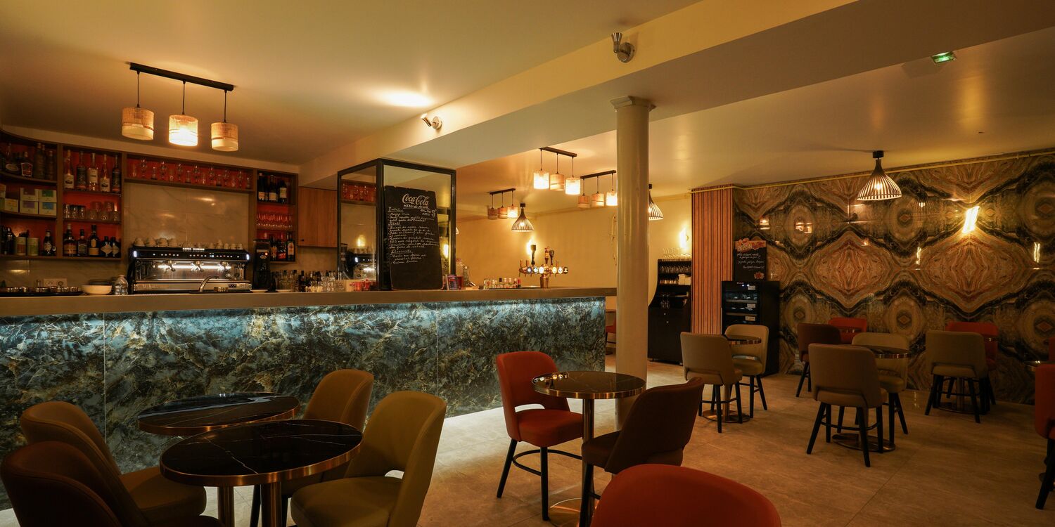 Le petit bonheur, bar