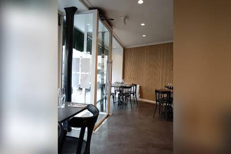 Le 975, Restaurant Paris Montmartre / Grandes Carrières #0