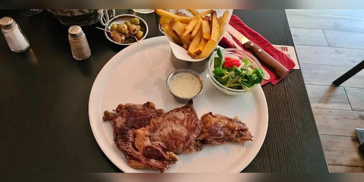 Le Bear's Café, bar