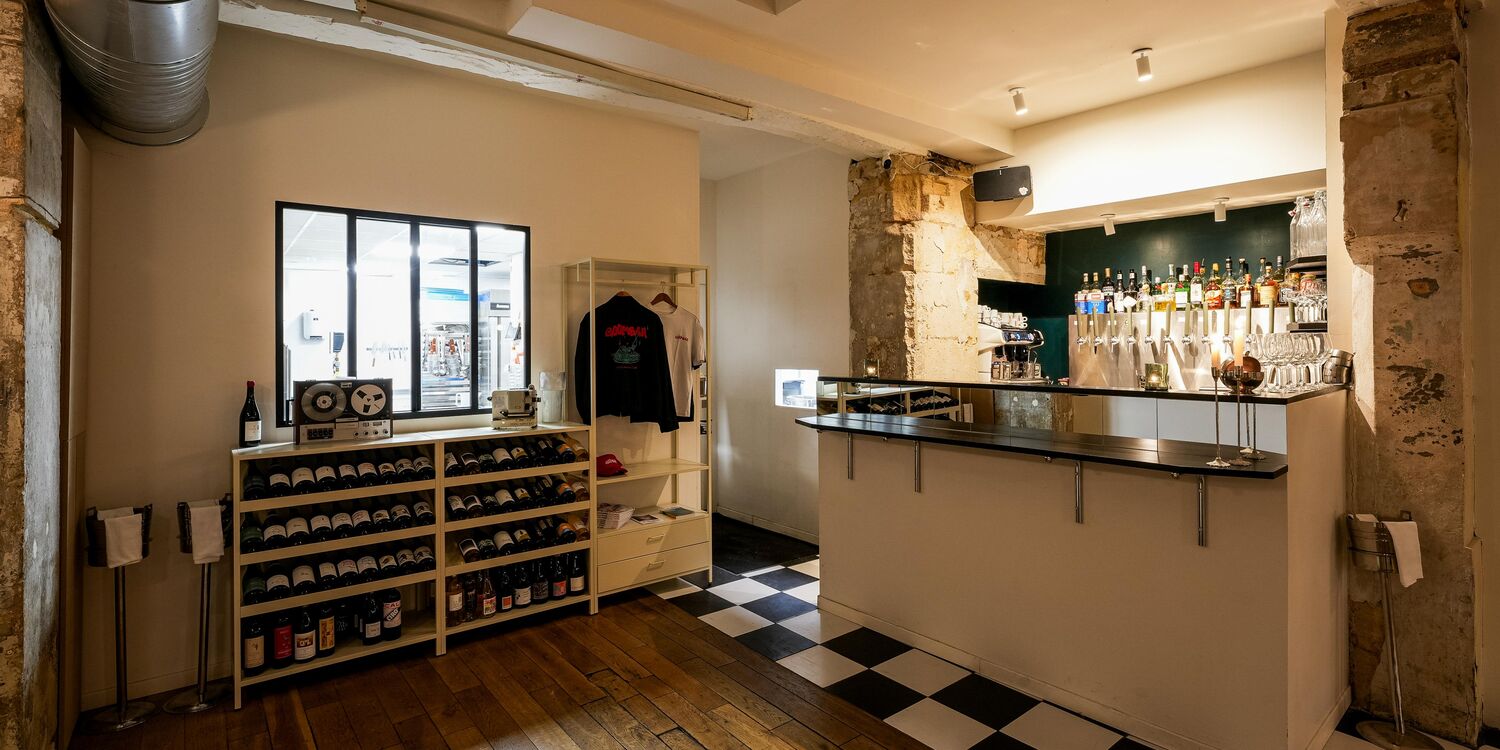 GOOMBAH (Verre et soirée), bar