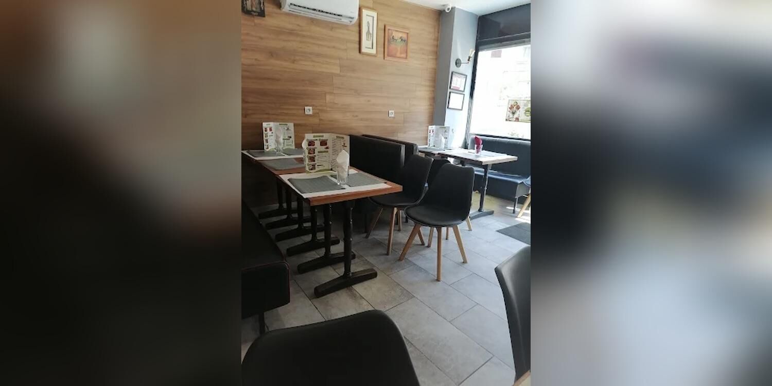 La Base 225, restaurant