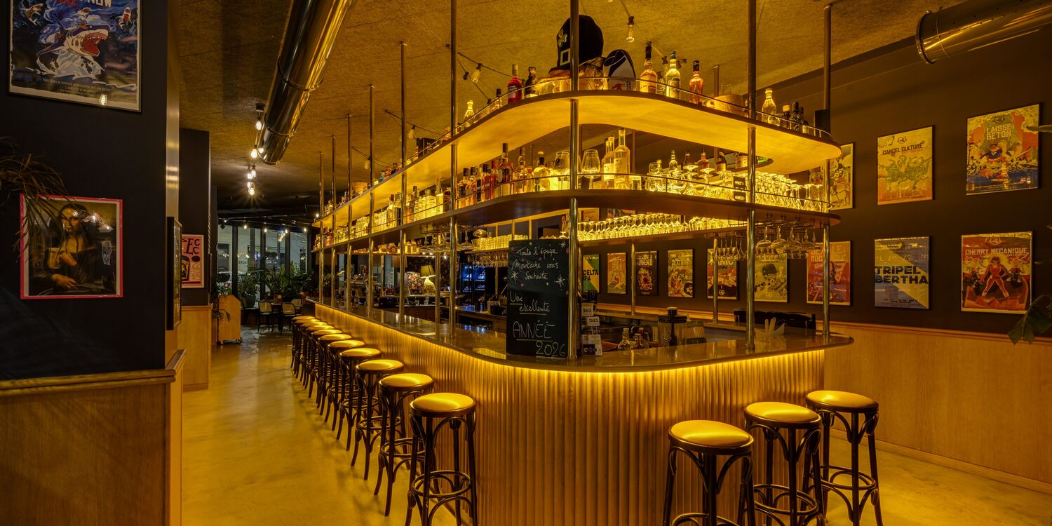 Moustache Bistrot Pub, bar