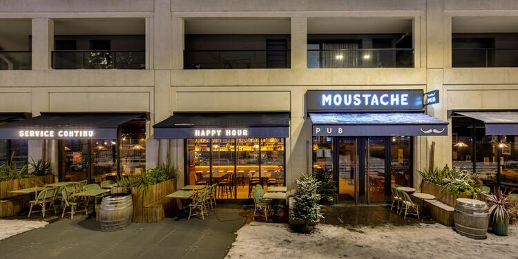 Moustache Bistrot Pub, bar