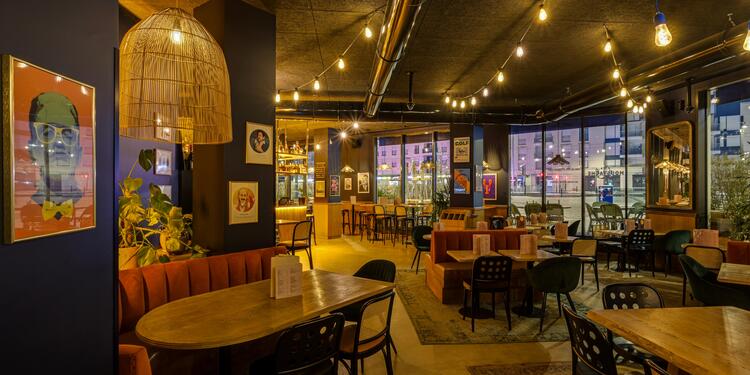 Moustache Bistrot Pub, bar