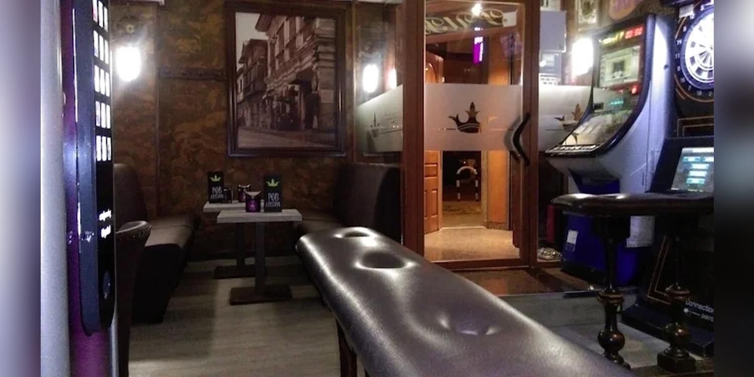Pub Aristón, bar