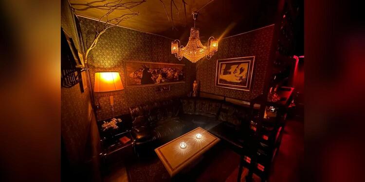 Satán Cocktail Bar, bar