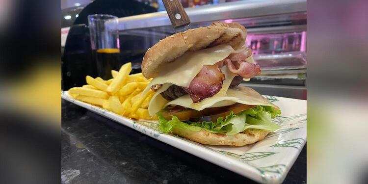 El Bar De Rouse, bar