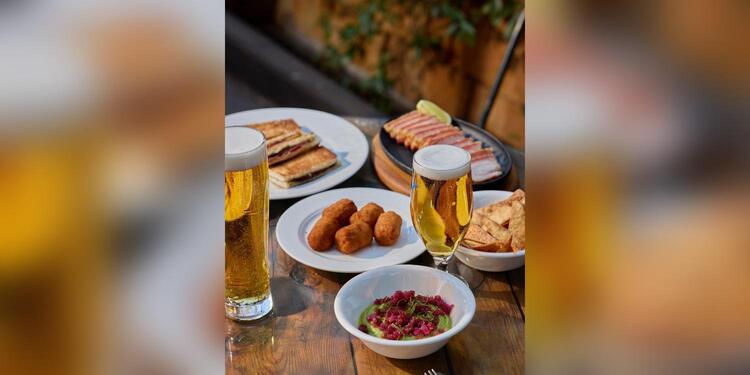 Warehouse@TheHClub, restaurant