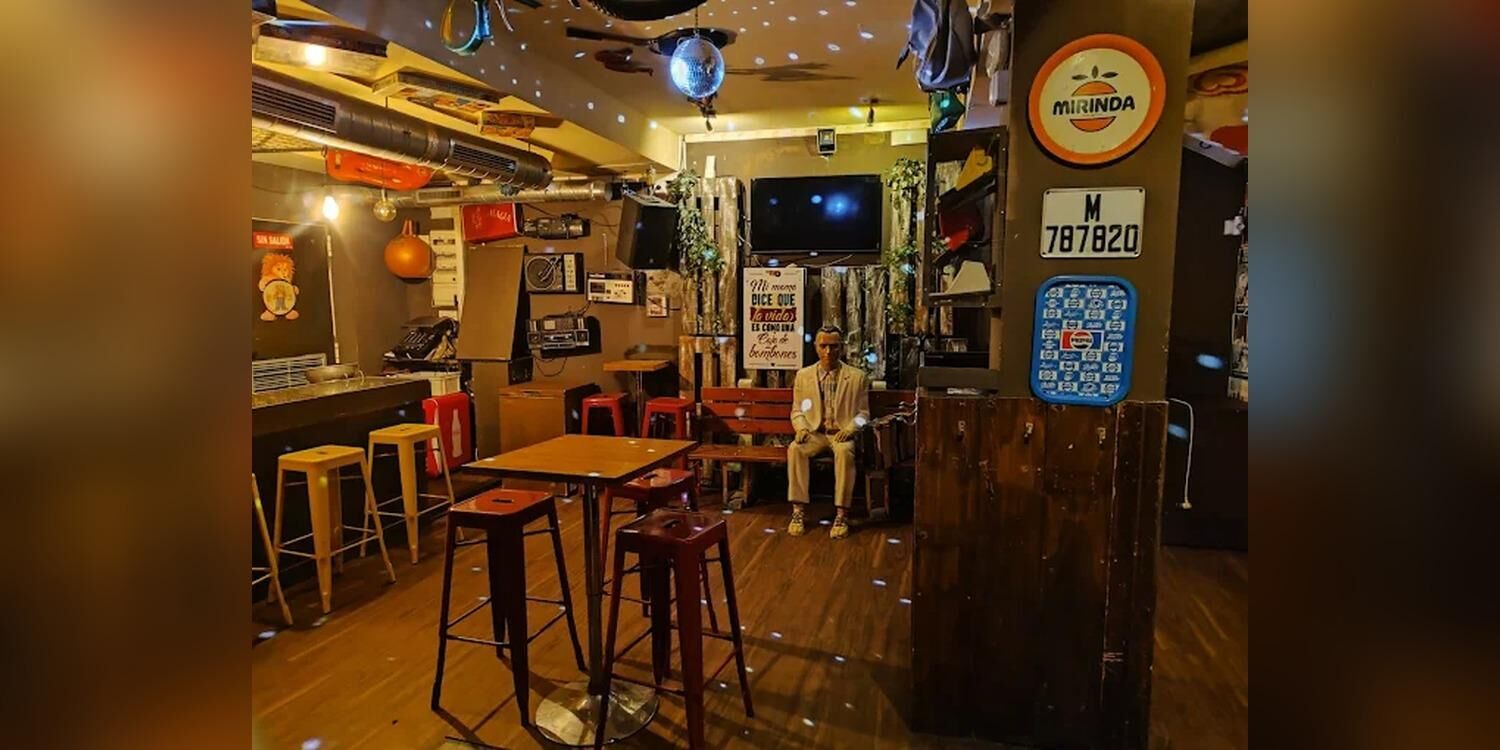 Suéltate El Pelo, bar