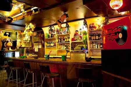 Suéltate El Pelo, Bar Madrid Ríos Rosas #0