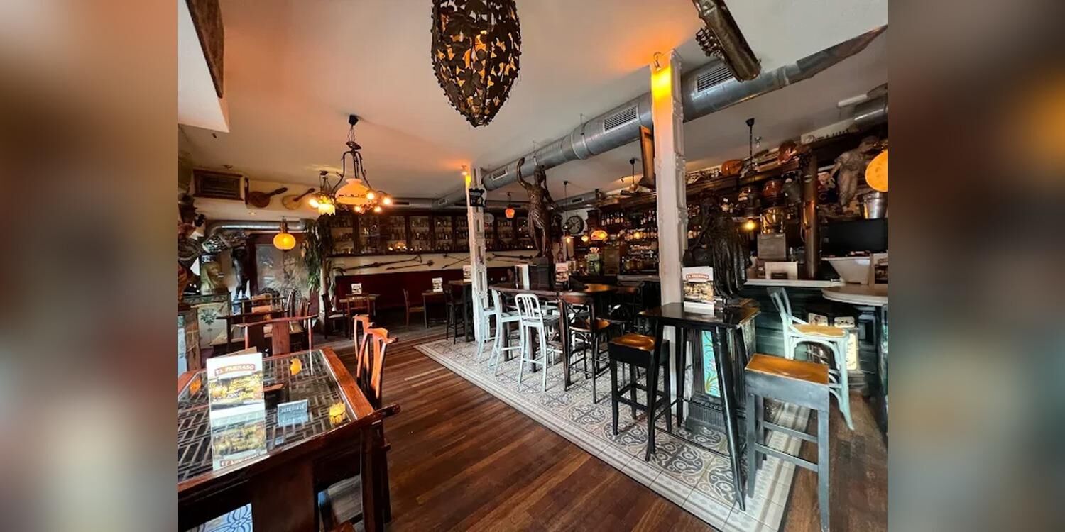 El Parnaso Cafe, bar