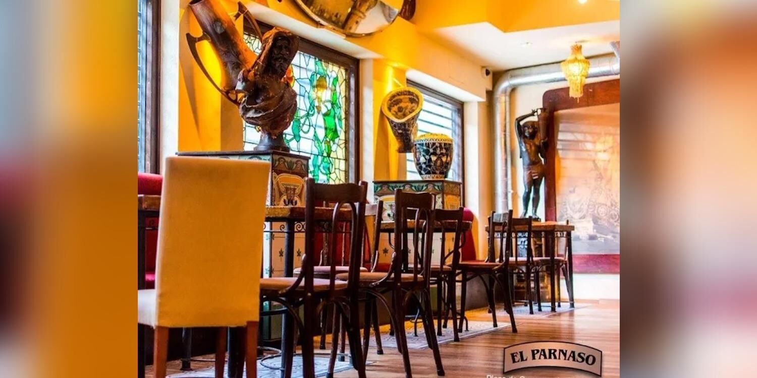 El Parnaso Cafe, bar