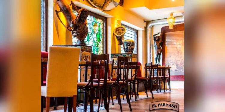 El Parnaso Cafe, bar