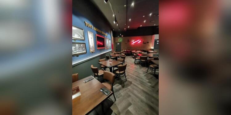 Tony Roma's, restaurant