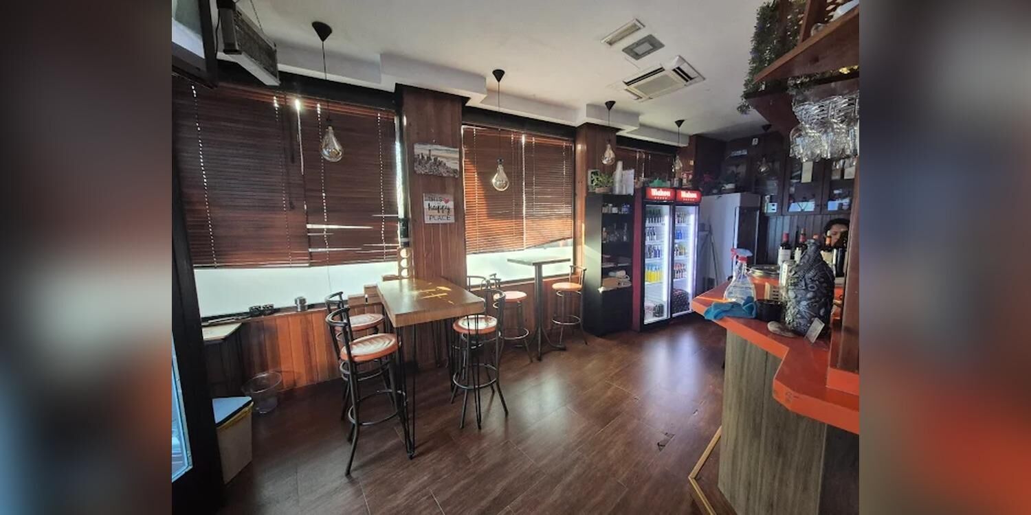 Small Gastrobar, bar