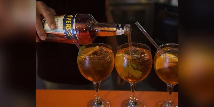 Small Gastrobar, bar