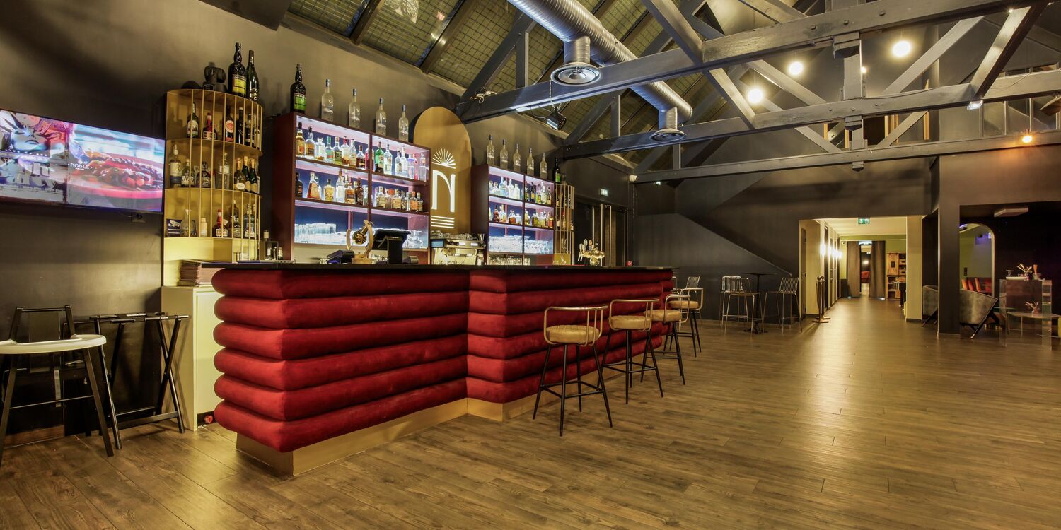 Noble Jour & Nuit, bar