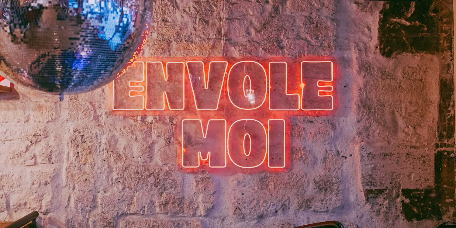 Envole Moi, bar