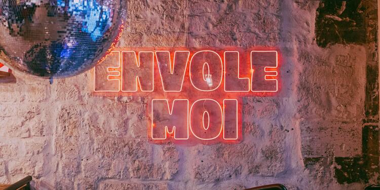 Envole Moi, bar