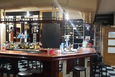 Black Hole, Bar Madrid Canillas #0