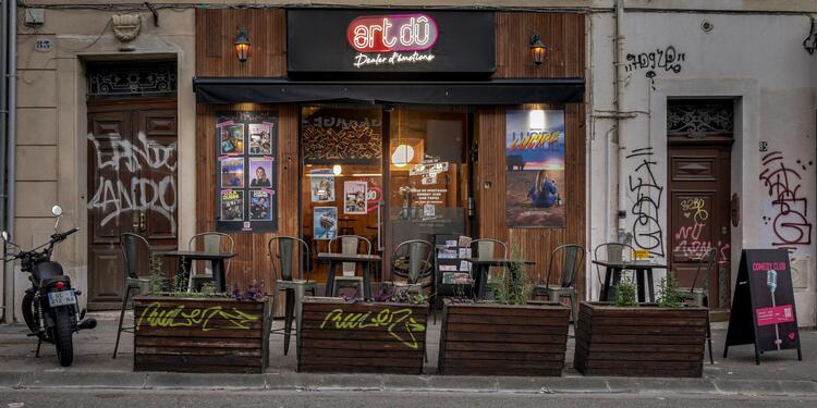 L'Art dû Théâtre, bar