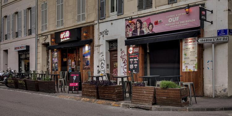 L'Art dû Théâtre, bar