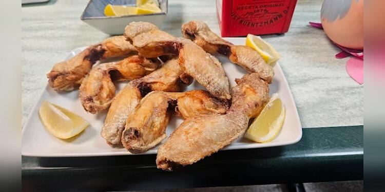 Entre pinos ( bar marino), bar