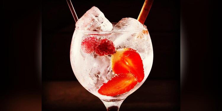 The golden hookah, bar