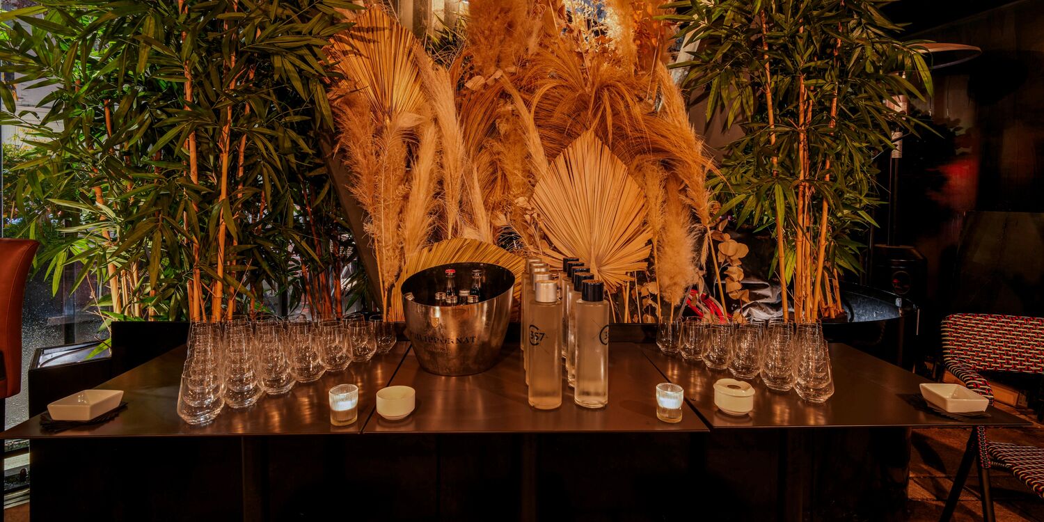 Club 3-5-7 (Verre et soirée), bar