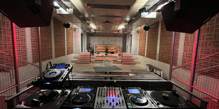 Karmen Camina - privatisation, rental_room