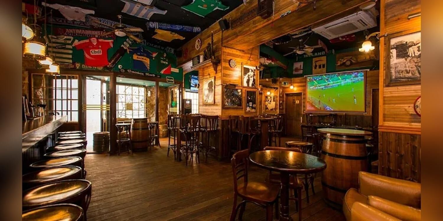 The Irish Rover, bar