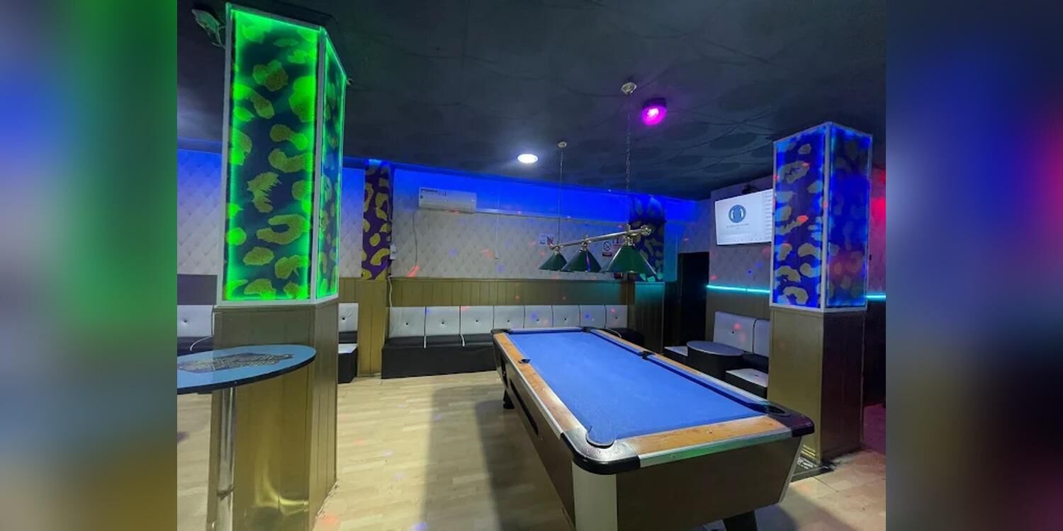 Bar de extremo a extremo, bar