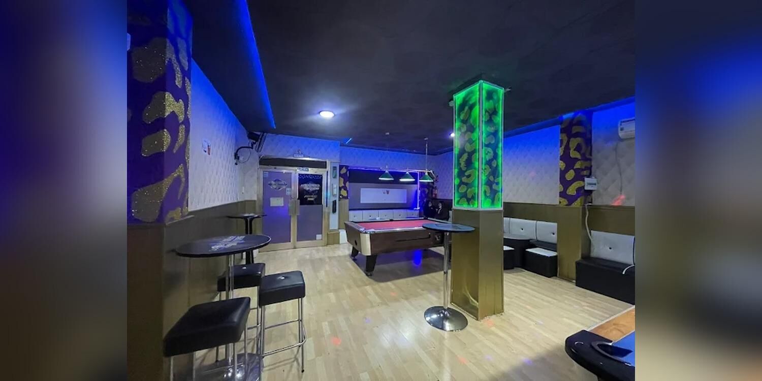 Bar de extremo a extremo, bar