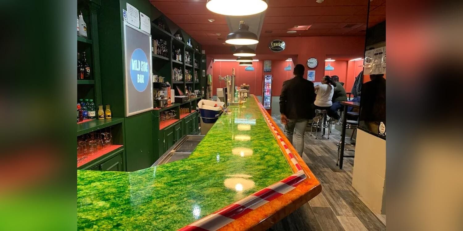 Wild Side Bar, bar