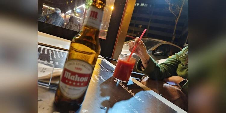 El 97 Bar Cafetería, bar